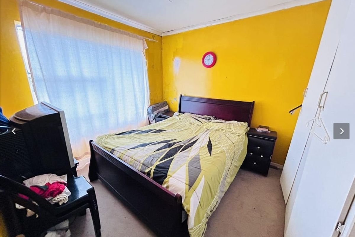 "Modern and Spacious Family Home for Sale in Berlin - Photo 5