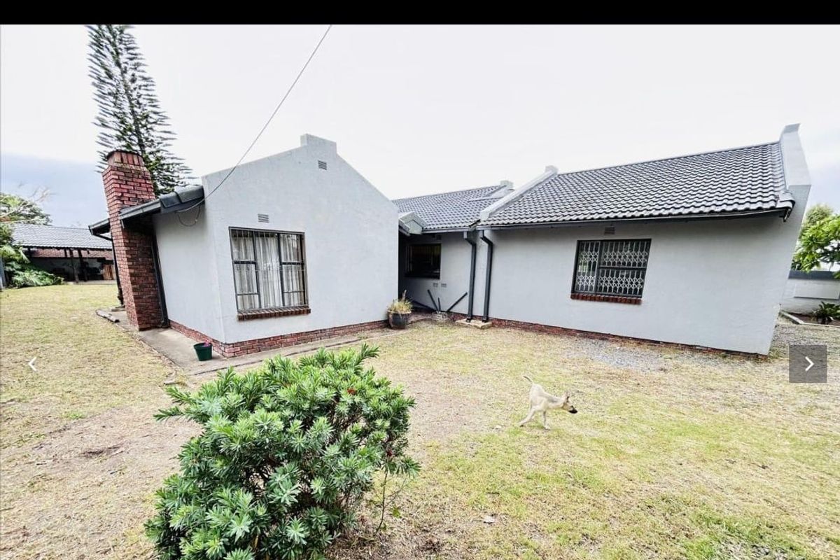 "Modern and Spacious Family Home for Sale in Berlin - Photo 2