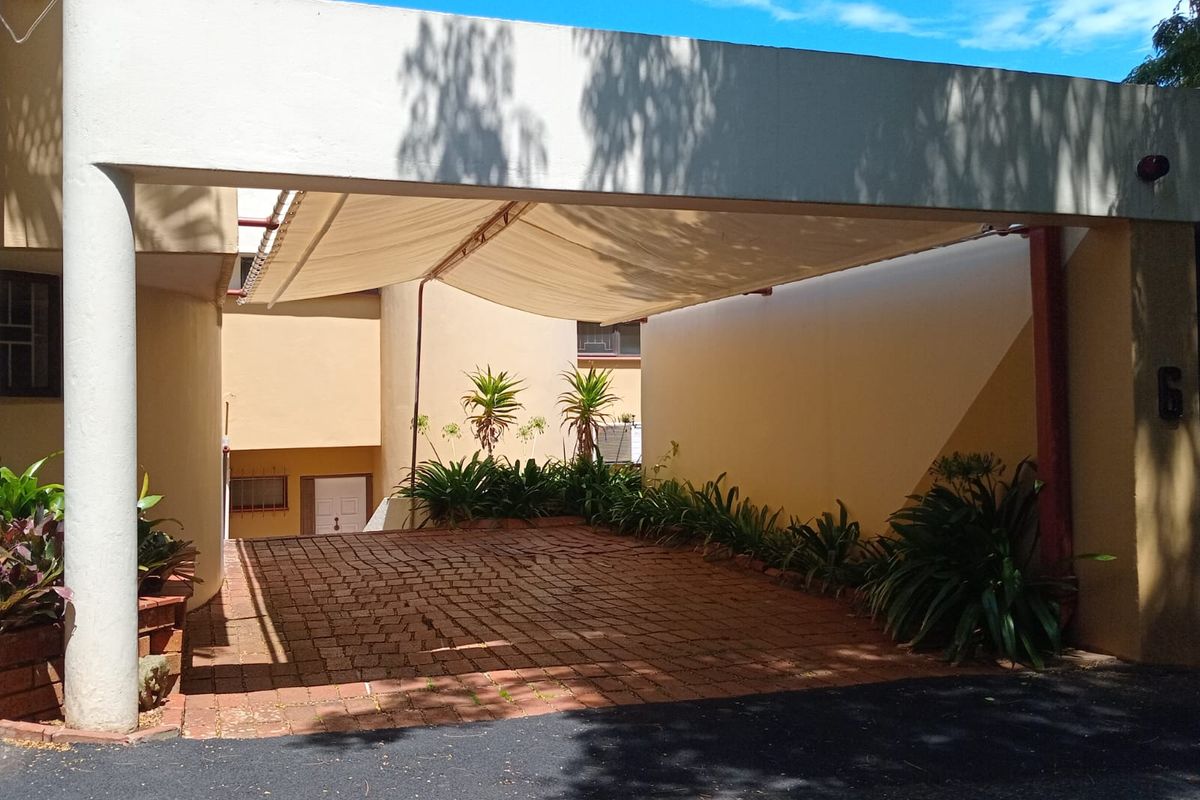 Spacious 3 Bedroom Townhouse With Views – Umgeni Park - Photo 4
