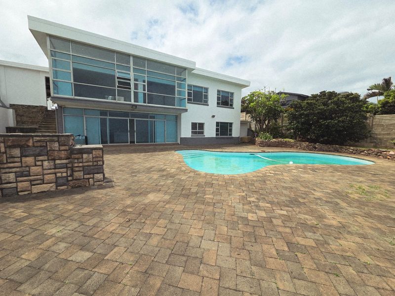 Exclusive Coastal Sanctuary - Photo 2