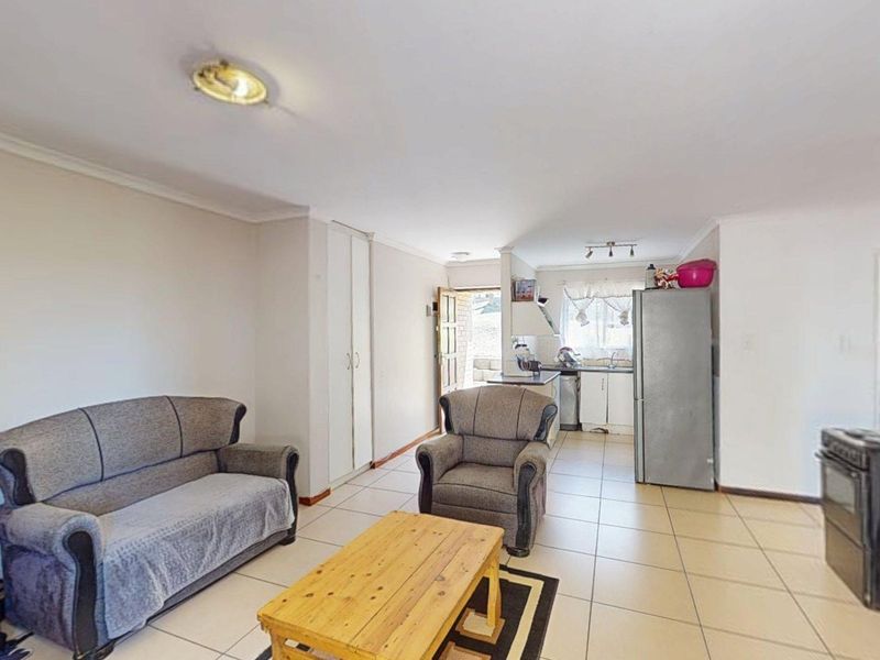 2-Bedroom Apartment for Sale in Westering - Photo 8