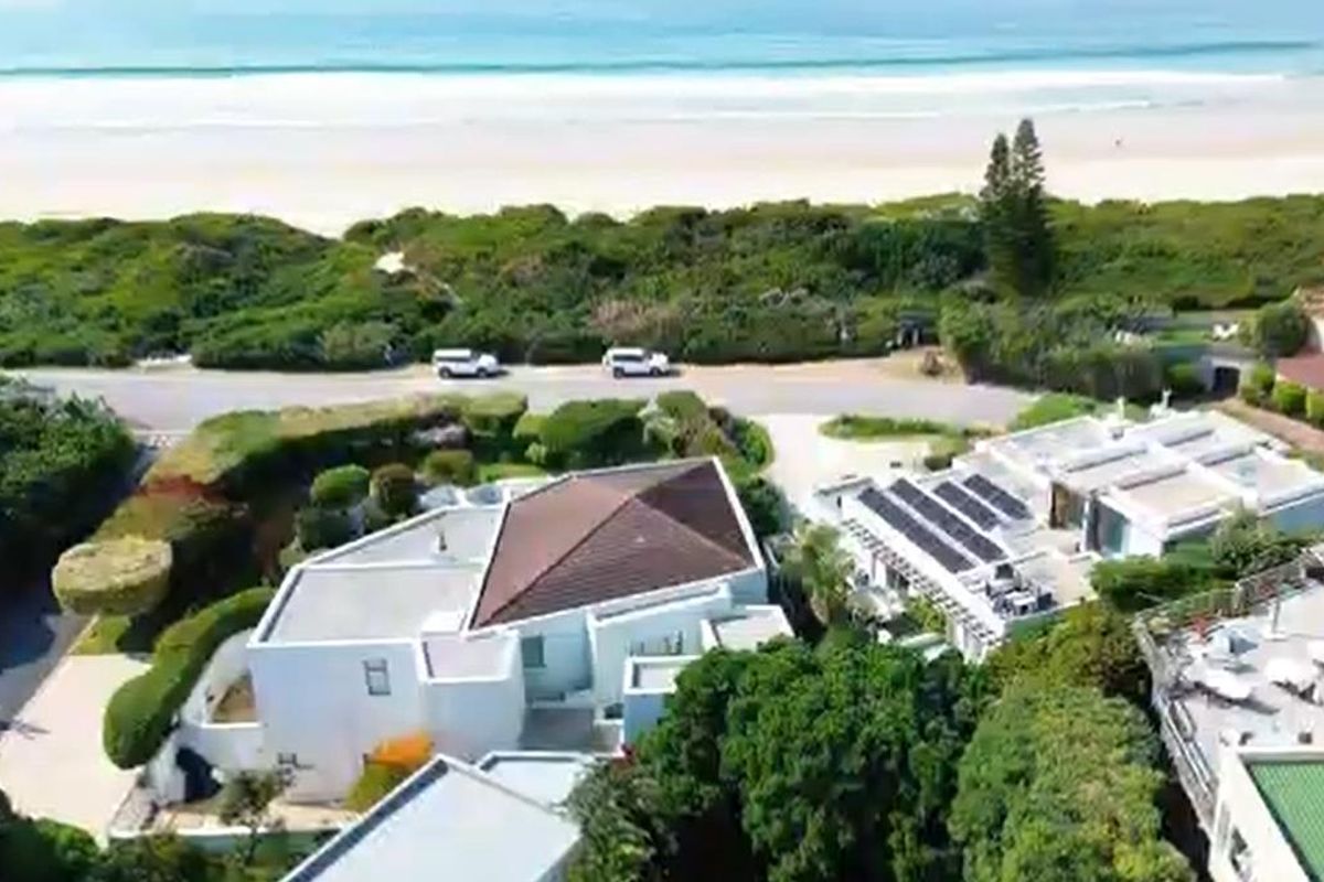 Steps from the Sand, Hear the Waves, Live the Lifestyle! - Photo 2