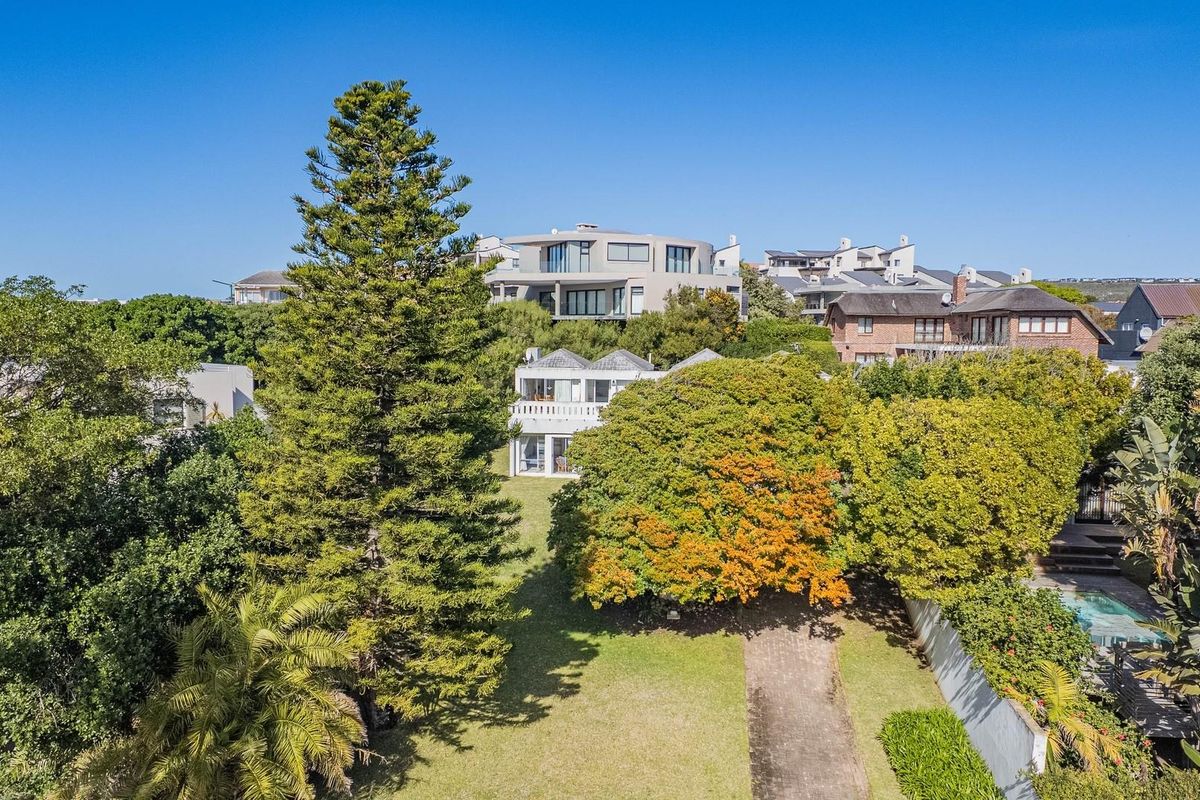 Steps from the Sand, Hear the Waves, Live the Lifestyle! - Photo 3