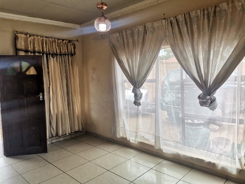 A Hidden Gem With Big Potential — Your Next Project in Letlhabile - Photo 2