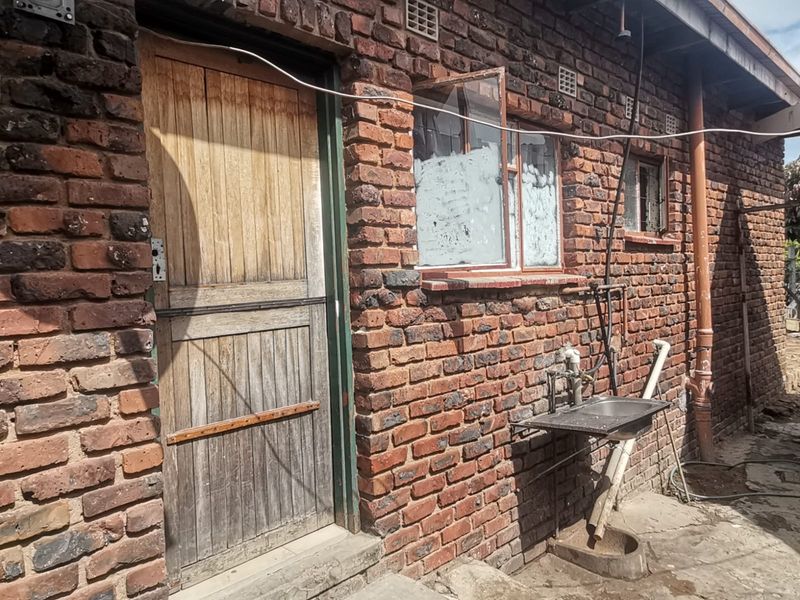 A Hidden Gem With Big Potential — Your Next Project in Letlhabile - Photo 8