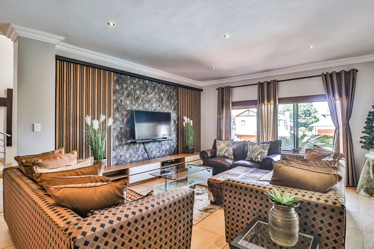 Exceptional 5 bedroom house in Sable Hills For Sale - Photo 5