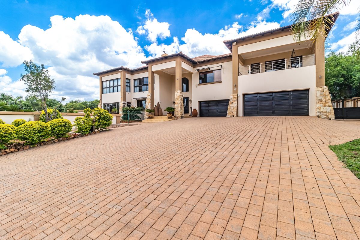 Exceptional 5 bedroom house in Sable Hills For Sale - Photo 2