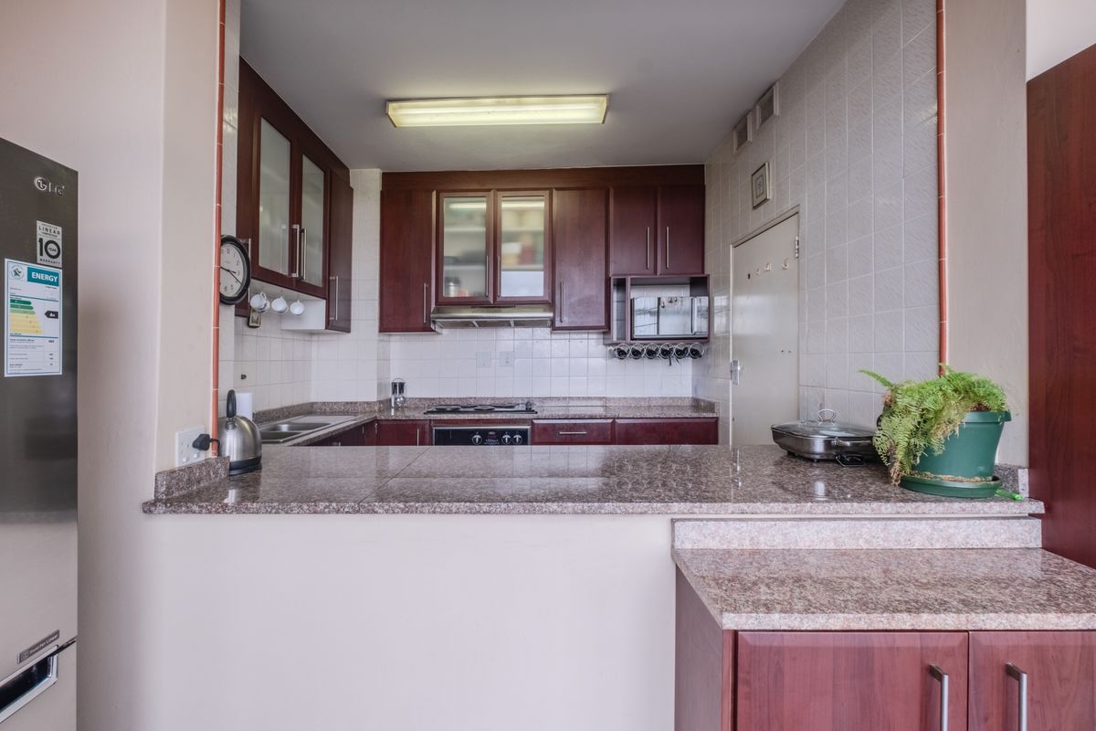 Priced to go duplex with exceptional river & sea views - Photo 4