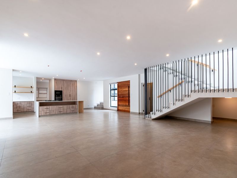 Ultra-Modern Architectural Masterpiece: Home of Pure Style - Photo 7