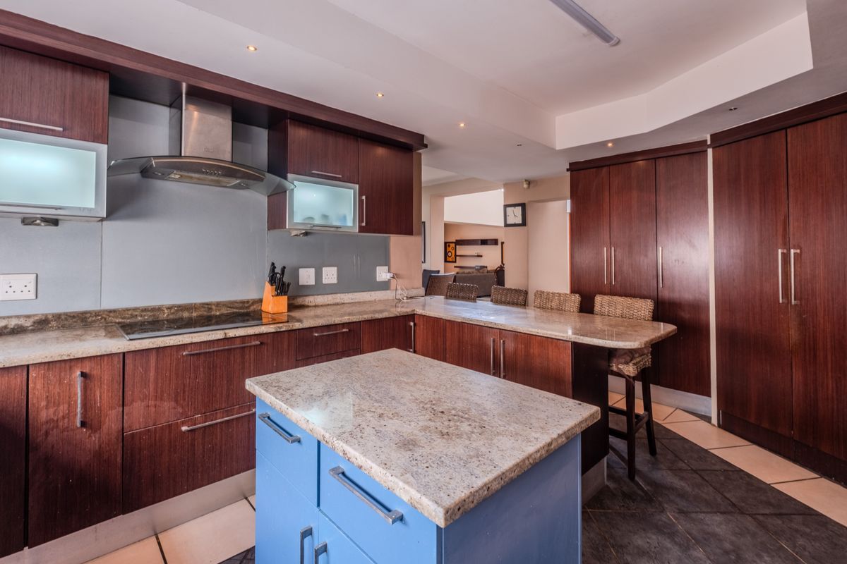 4 Bedroom 4 Bathroom home in Herrwood Park - Photo 5