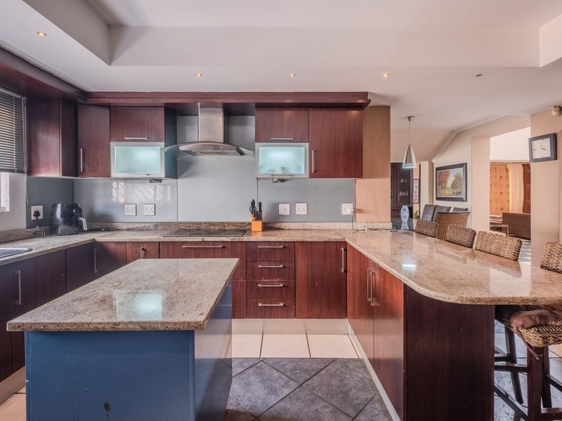 4 Bedroom 4 Bathroom home in Herrwood Park - Photo 7