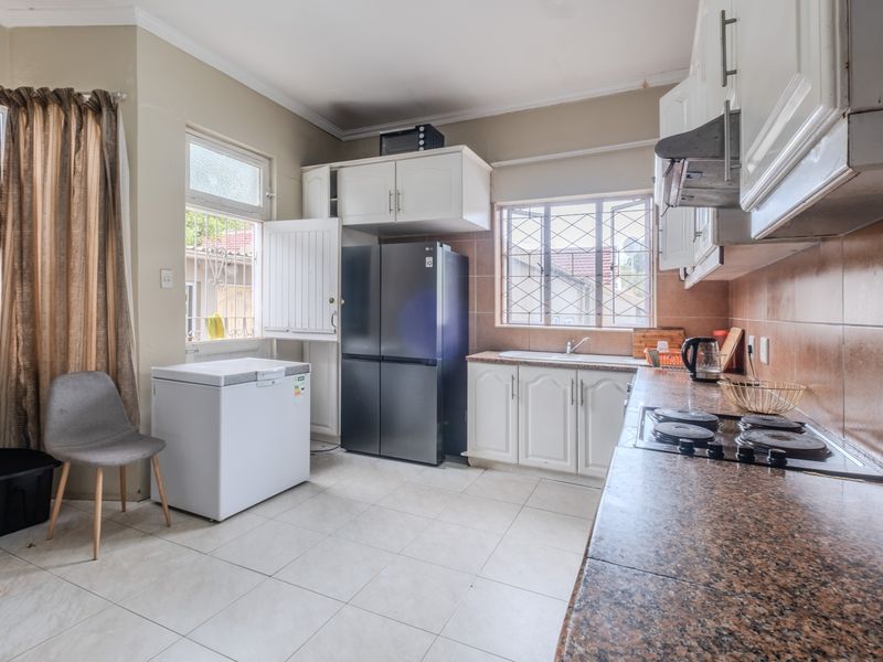 Spacious 3 Bedroom Home to Let in Athlone - Photo 9