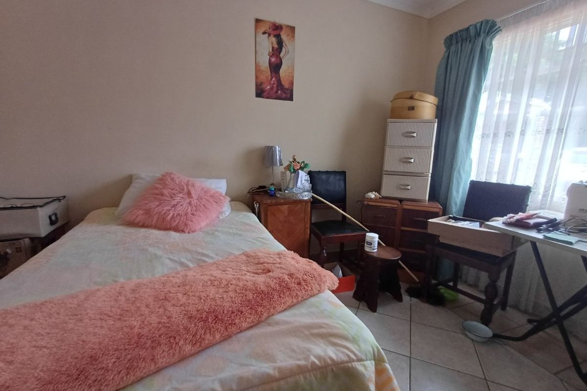 Townhouse in retirement Village for sale - Photo 4