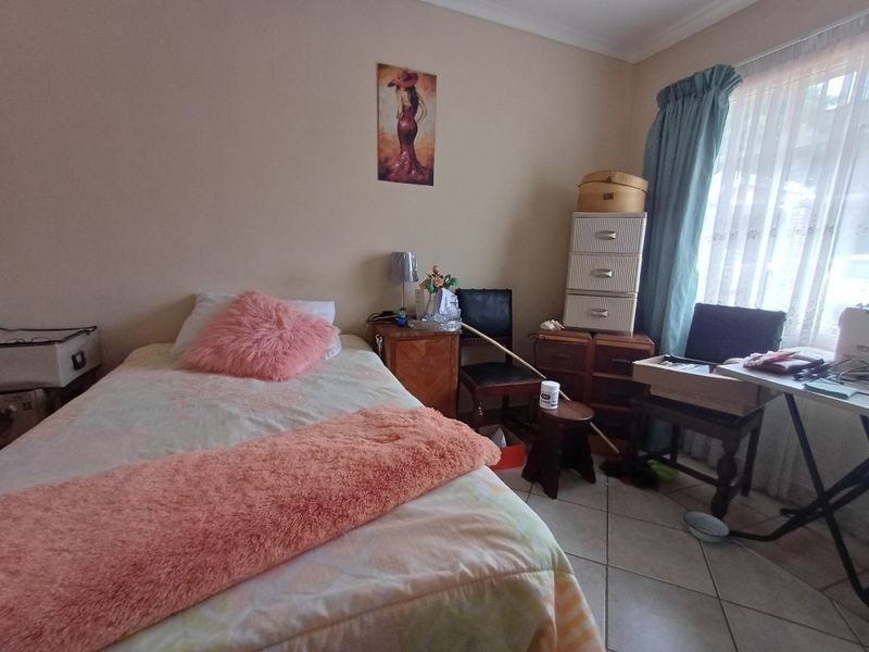 Townhouse in retirement Village for sale - Photo 4