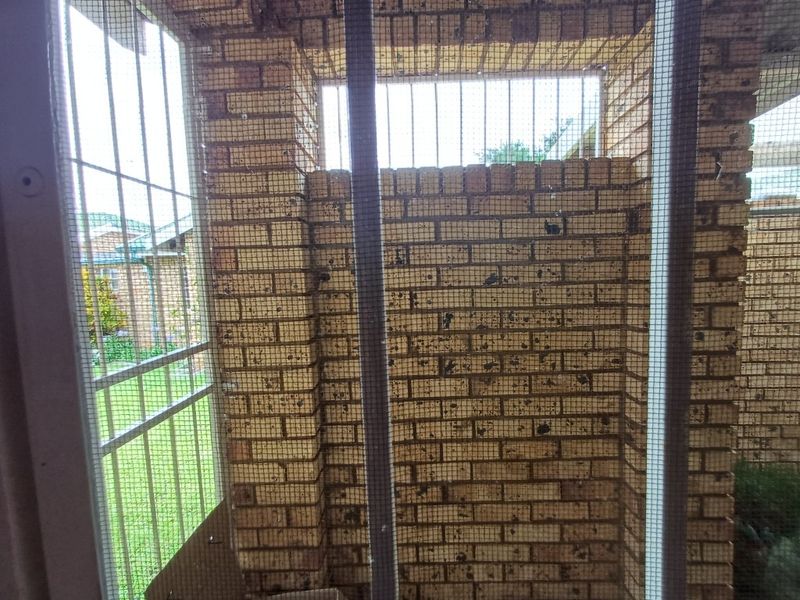 Townhouse in retirement Village for sale - Photo 10