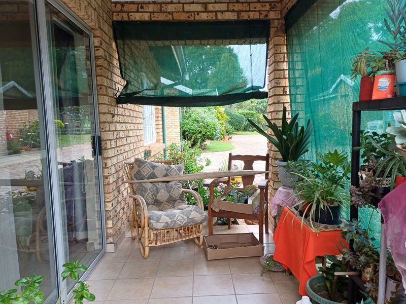 Townhouse in retirement Village for sale - Photo 8