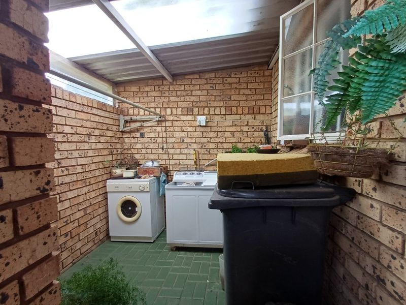 Townhouse in retirement Village for sale - Photo 7