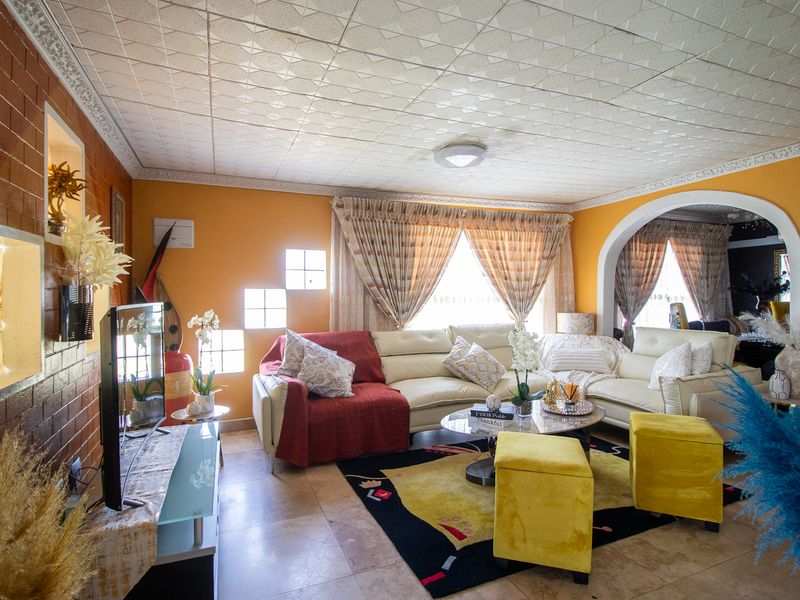 Modern Family Delight !!! JUST move IN - Photo 7