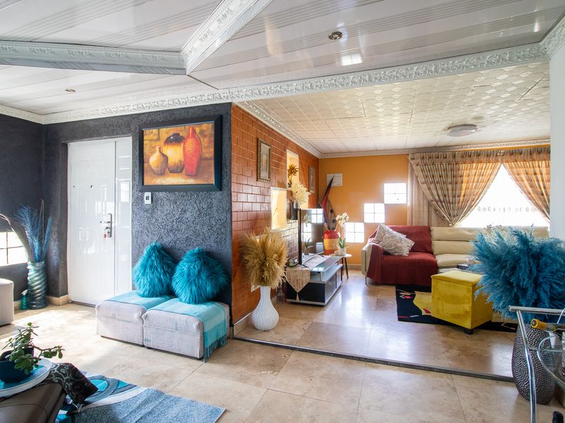 Modern Family Delight !!! JUST move IN - Photo 6