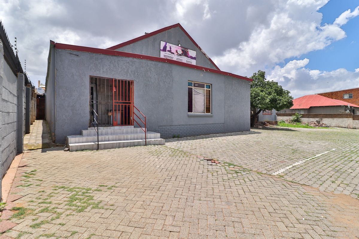 Lovely Church - Bring Your Congregation- Or cnr stand Business Potential!!! - Photo 2
