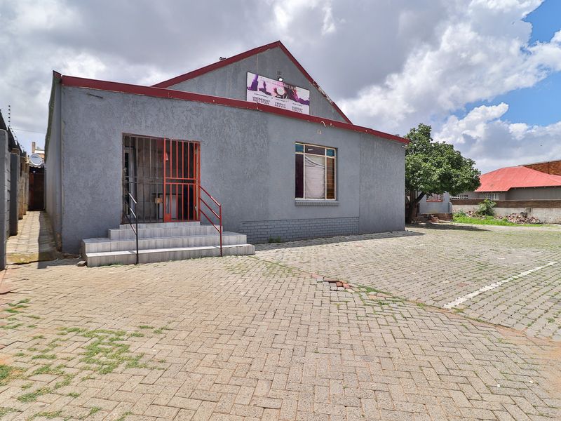 Lovely Church - Bring Your Congregation- Or cnr stand Business Potential!!! - Photo 2