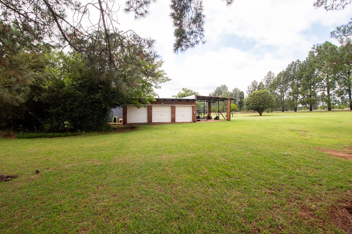 Family Home Overlooking Pond and Bird Life - Furtile Soil !!! And More - Photo 2
