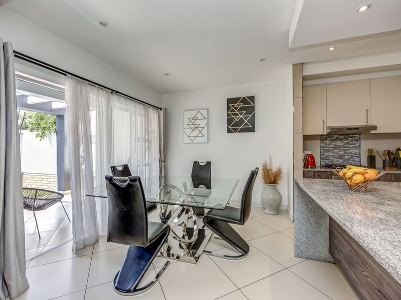 3 Bed 3.5 Bath Duplex - Photo 5