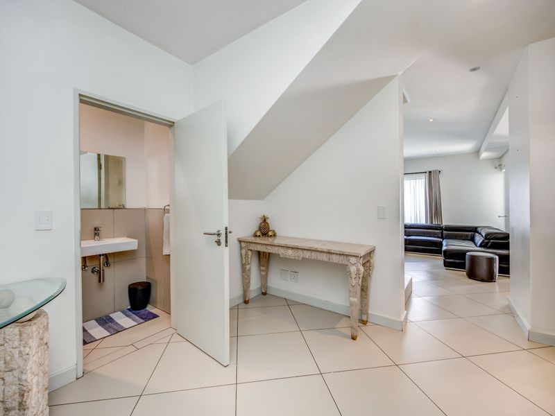 3 Bed 3.5 Bath Duplex - Photo 10