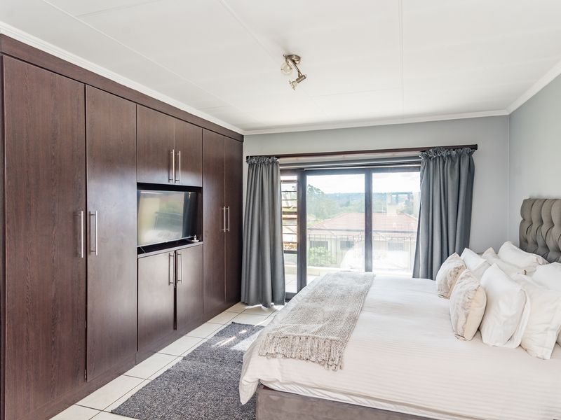 Sleek 3-Bed Duplex Living at Its Best in Douglasdale - Photo 6