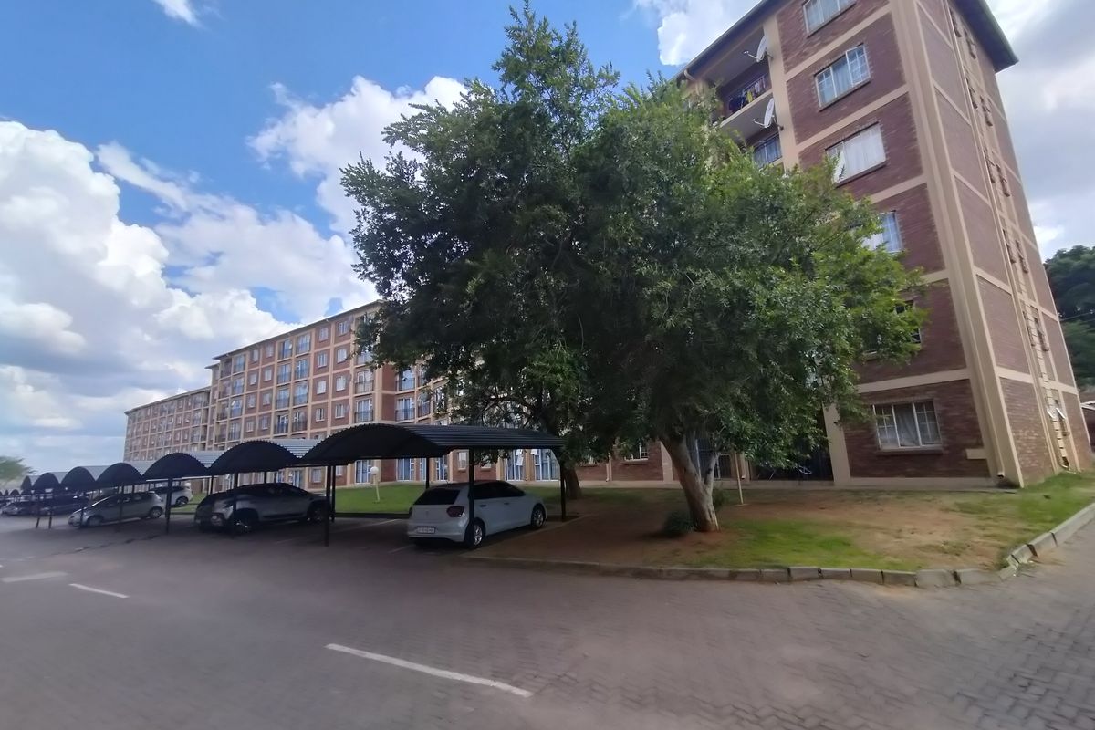 Studio Apartment – Convenient, Secure Living in Karenpark - Photo 2