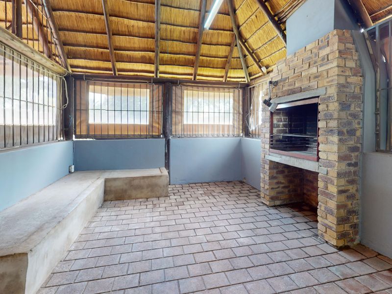 Starting to bid from R999,000! Non-Distressed Live Luxury Auction! - Photo 2