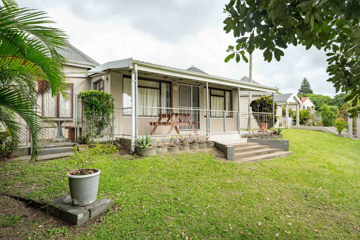 Peaceful Coastal Living with Private Garden Charm - Photo 4