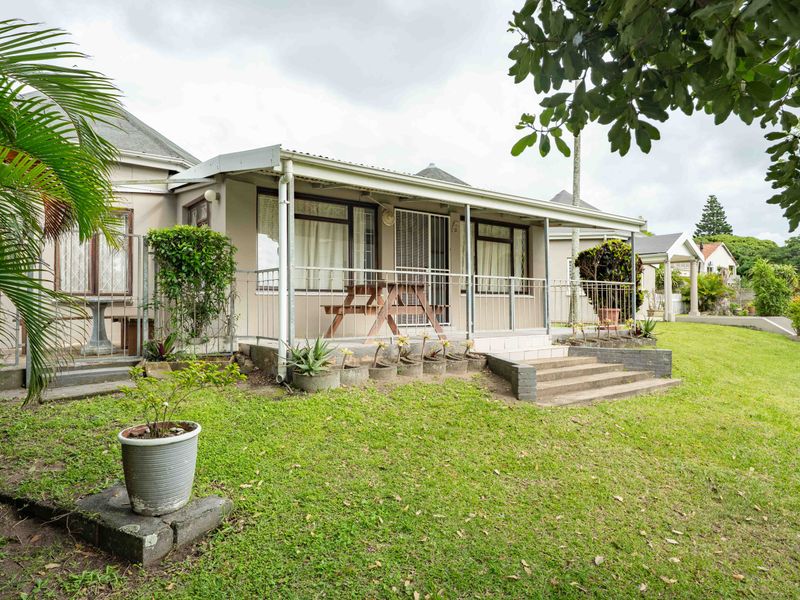 Peaceful Coastal Living with Private Garden Charm - Photo 4