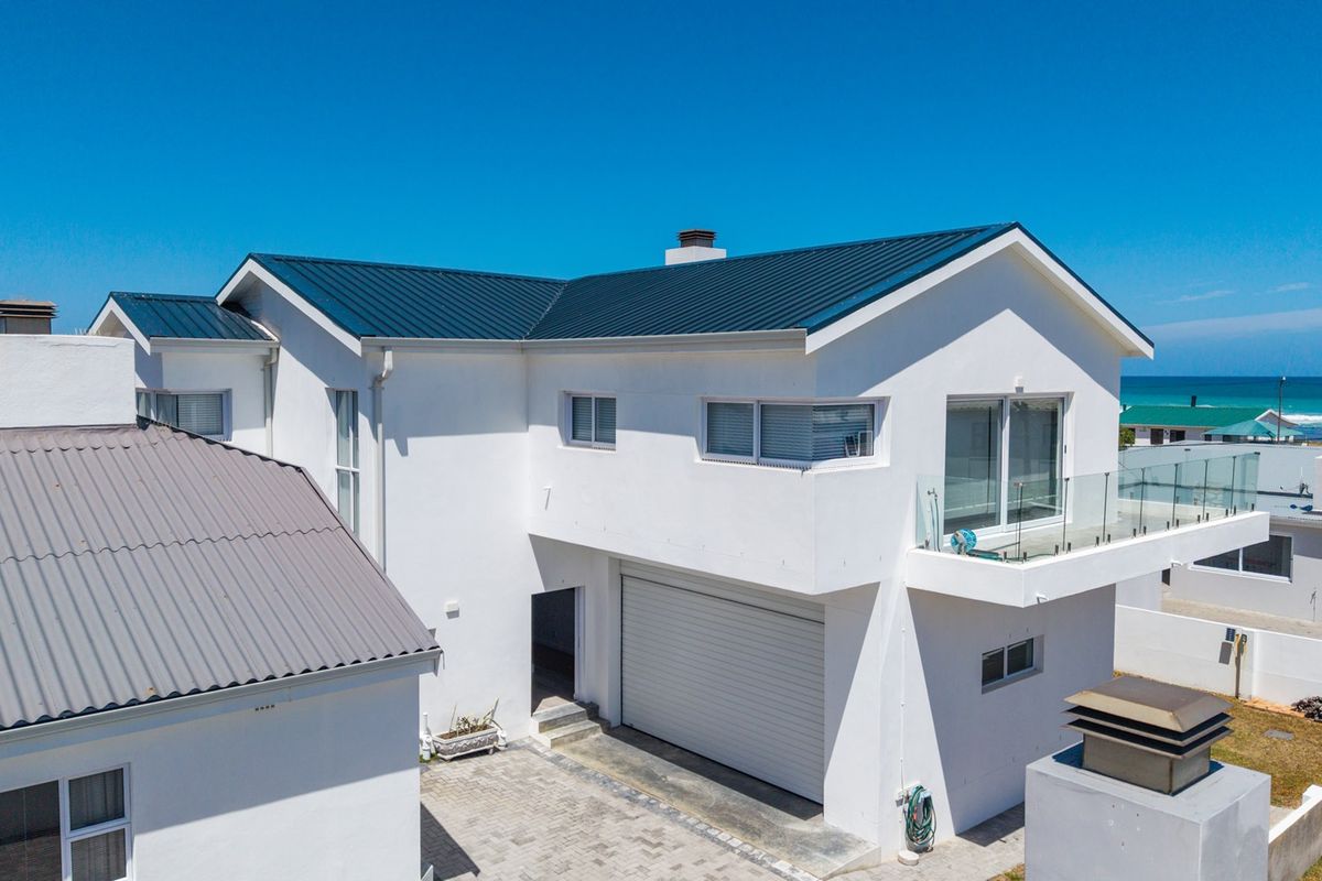 Coastal Character Meets Modern Living in L’Agulhas - Photo 3