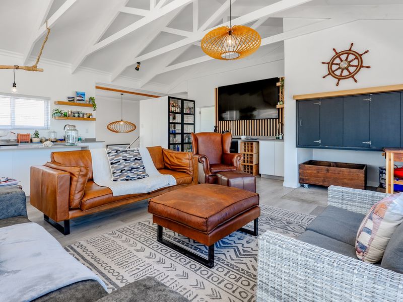 Coastal Character Meets Modern Living in L’Agulhas - Photo 6