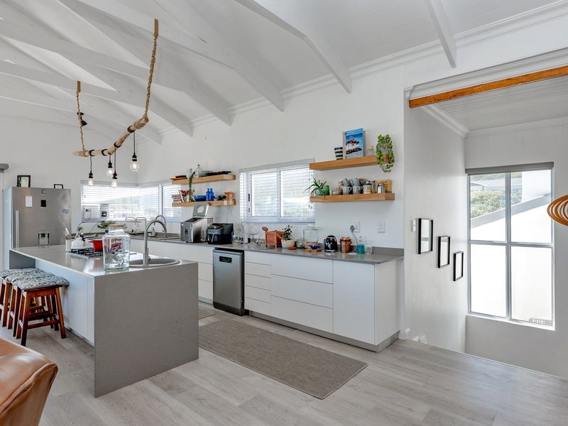 Coastal Character Meets Modern Living in L’Agulhas - Photo 7