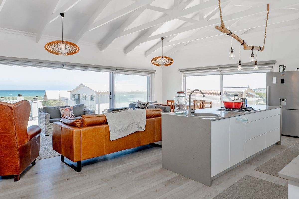 Coastal Character Meets Modern Living in L’Agulhas - Photo 4