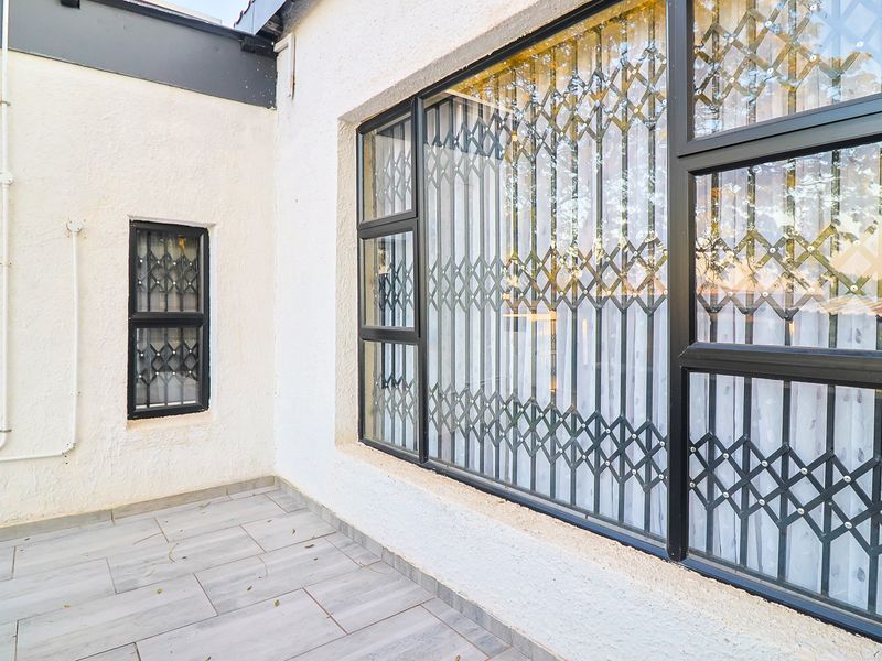 Garden Cottage Rental Monthly In Walkerville - Photo 8