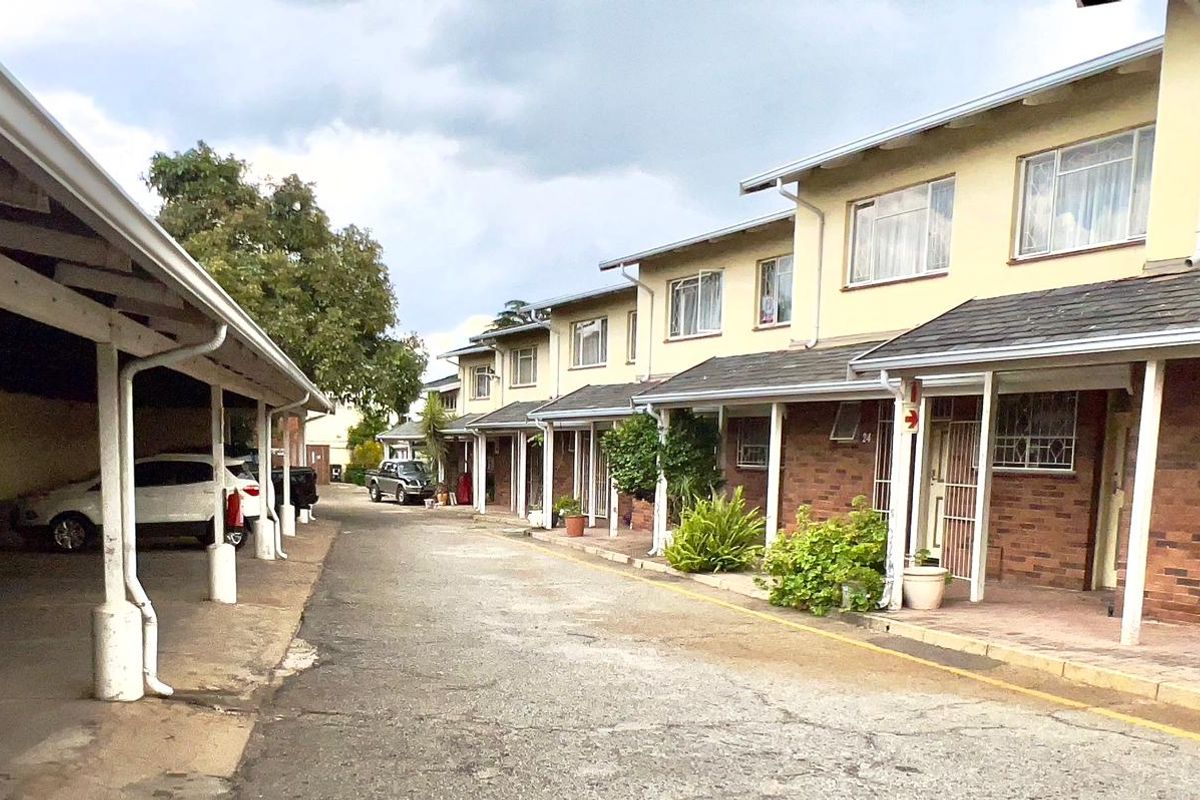 Space and More Space!!! What more do you want? - Photo 2