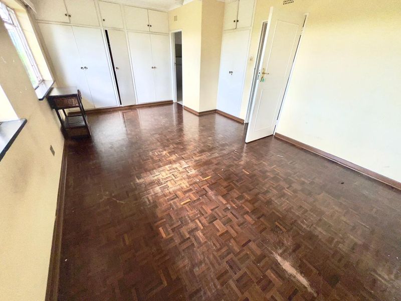 Space and More Space!!! What more do you want? - Photo 10