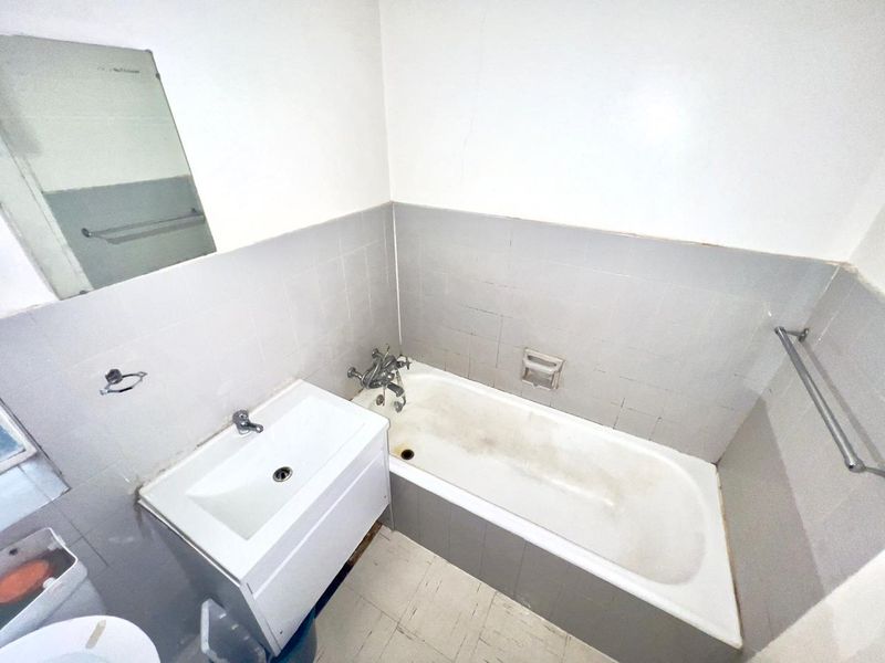 Space and More Space!!! What more do you want? - Photo 9