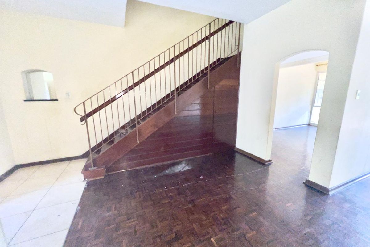 Space and More Space!!! What more do you want? - Photo 3