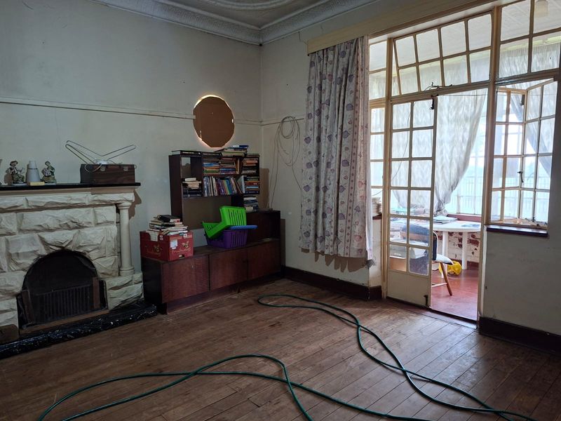 4 BEDROOM FAMILY HOME ON A MASSIVE 1720sqm STAND WITH COTTAGE - Photo 6