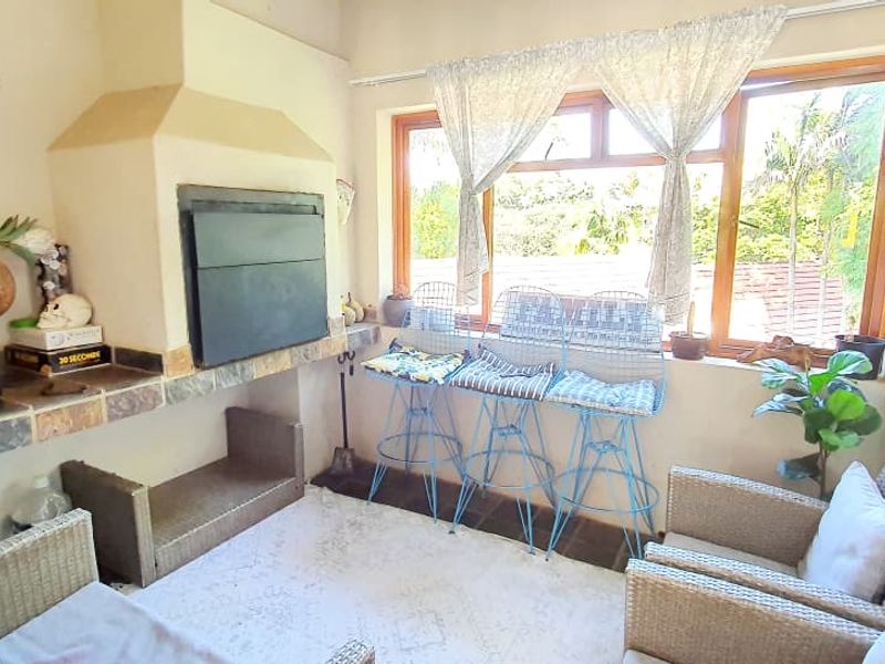 3 bedroom townhouse for sale, in Louis Trichardt. - Photo 3