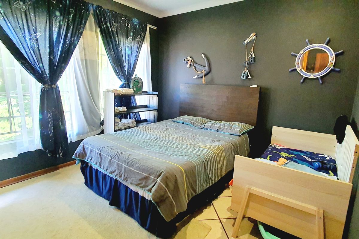 3 bedroom townhouse for sale, in Louis Trichardt. - Photo 5