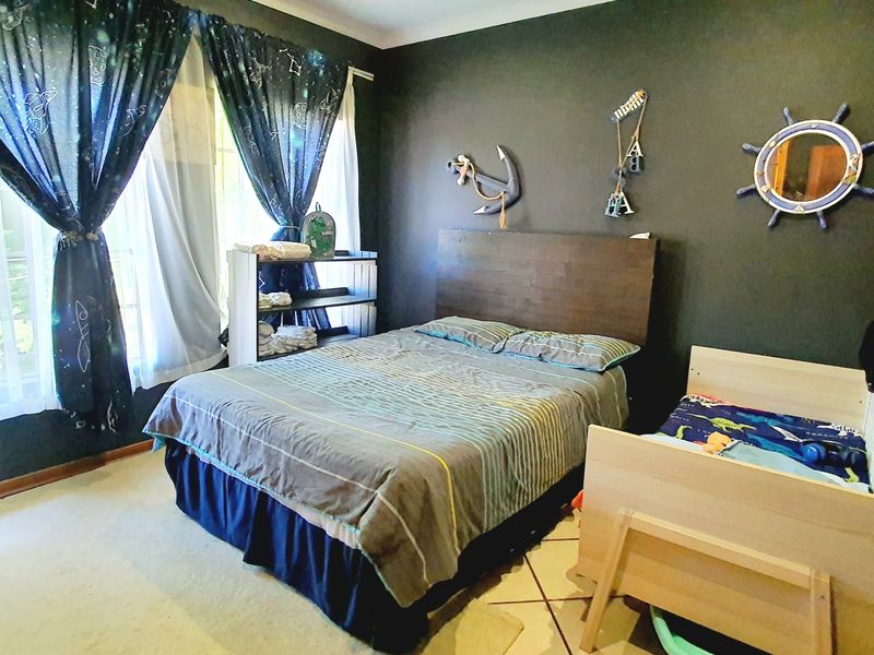 3 bedroom townhouse for sale, in Louis Trichardt. - Photo 5