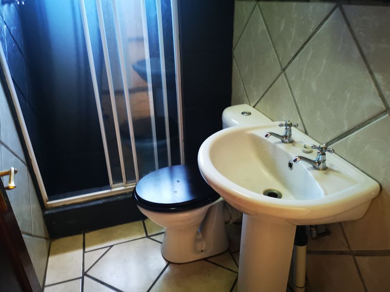 3 bedroom townhouse for sale, in Louis Trichardt. - Photo 10