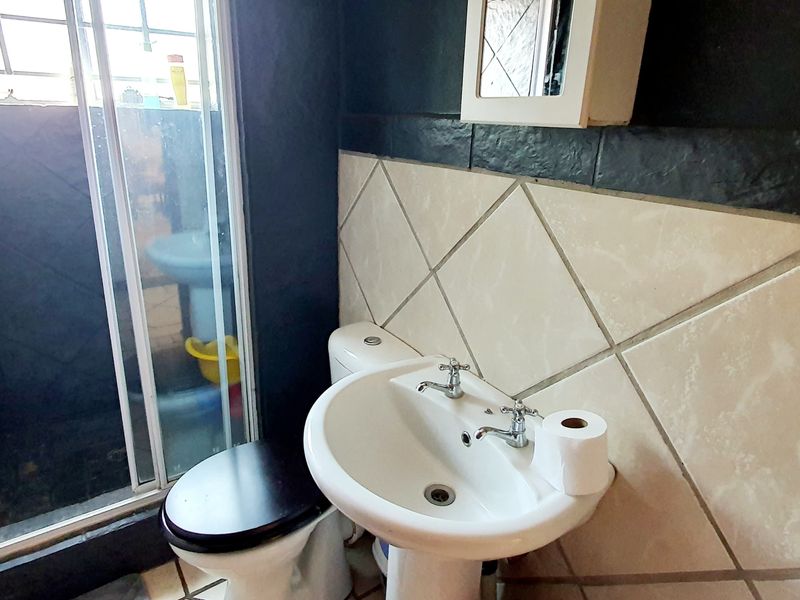 3 bedroom townhouse for sale, in Louis Trichardt. - Photo 6