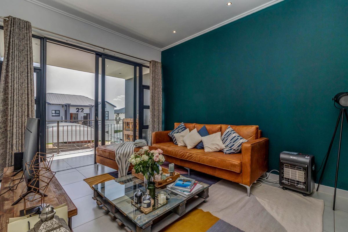 NO TRANSFER DUTY and appliances included! - Photo 3