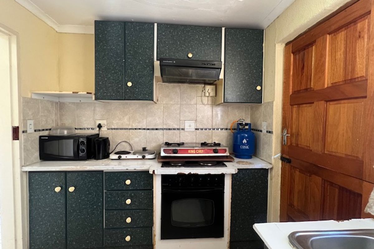 Family Home! - Photo 4